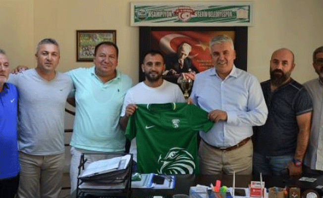 Galatasaraylı eski futbolcu Serik Belediyespor'da