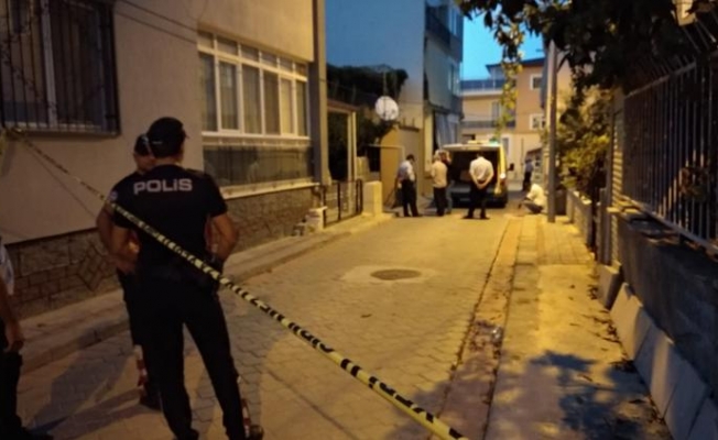Cinnet: Eşini ve 13 yaşındaki kızını öldürüp…