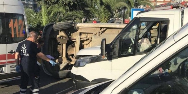Fındık işçilerini taşıyan araç kaza yaptı