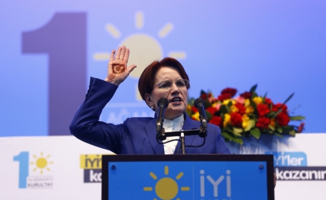 Akşener yeniden genel başkan
