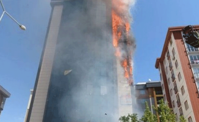 İstanbul'da plazada yangın