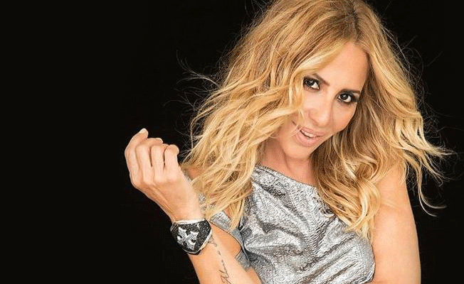 Marta, sahnesini iç çamaşırlarıyla bitirdi