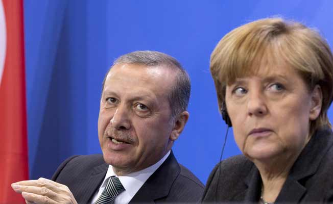Son dakika... Erdoğan, Merkel ile görüştü