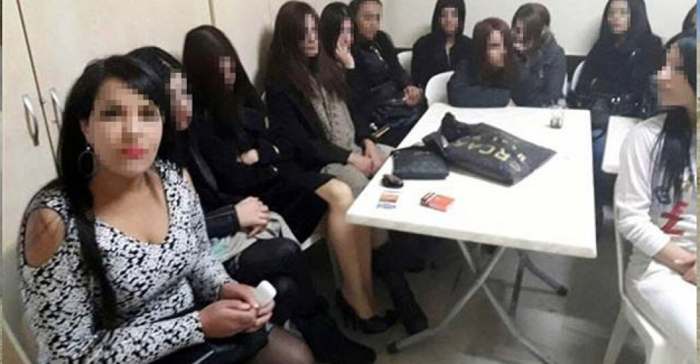 28 yabancı kadın fuhuş şüphesi ile gözaltına alındı