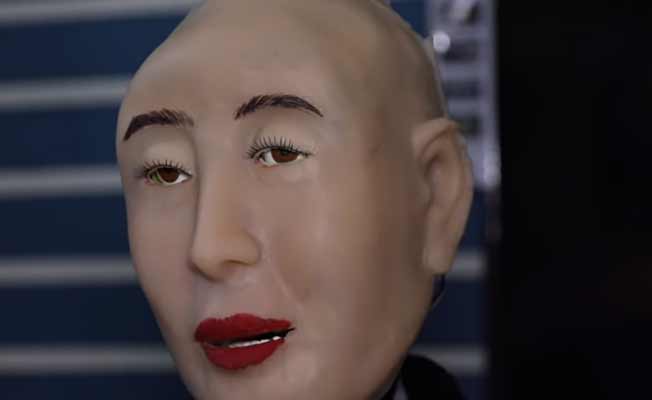Dünyanın ilk Hindu insansı robotu: Raşmi