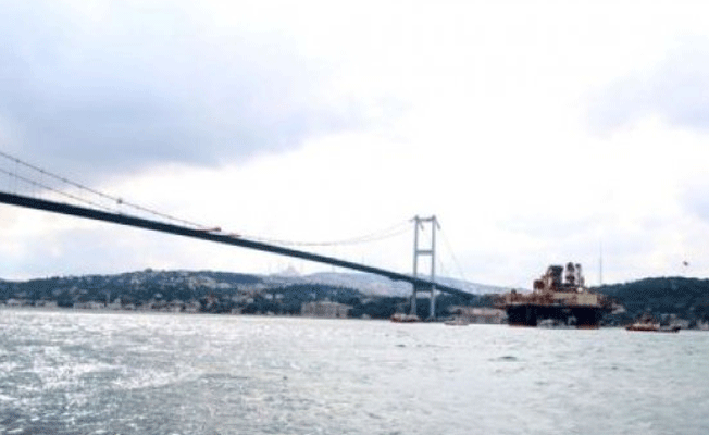 İstanbul Boğazı gemi geçişlerine açıldı