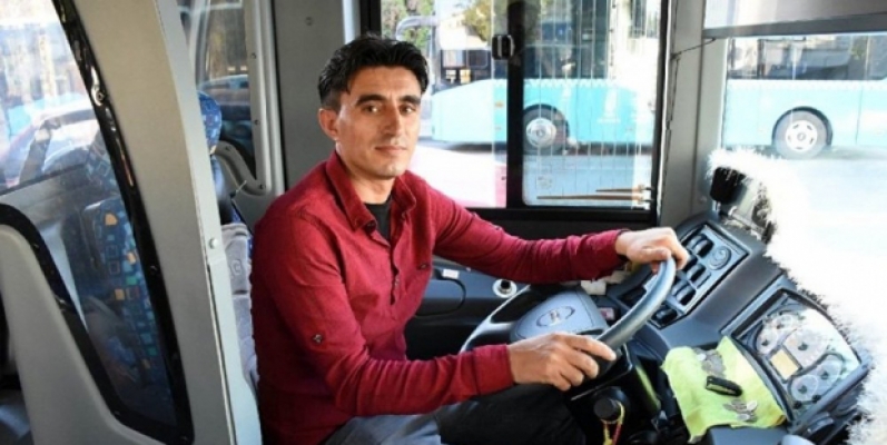 Otobüs şoförü 2. kez hayat kurtardı: 'Hep beni buluyor'