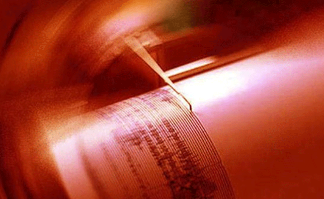 Ege'de korkutan deprem: 4.9 büyüklüğünde...