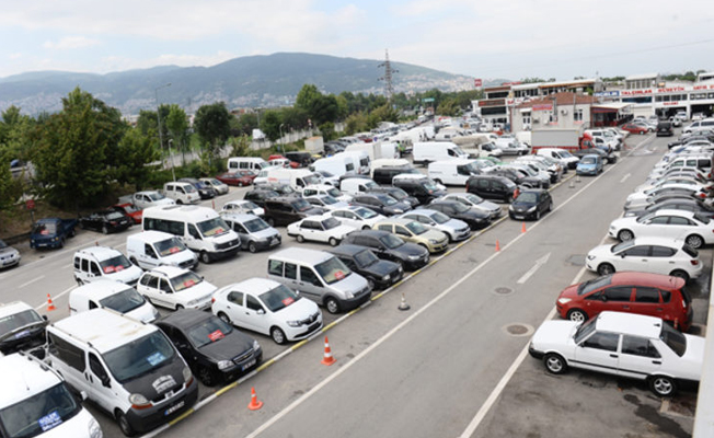 Bayram öncesi oto pazarında büyük hareketlilik