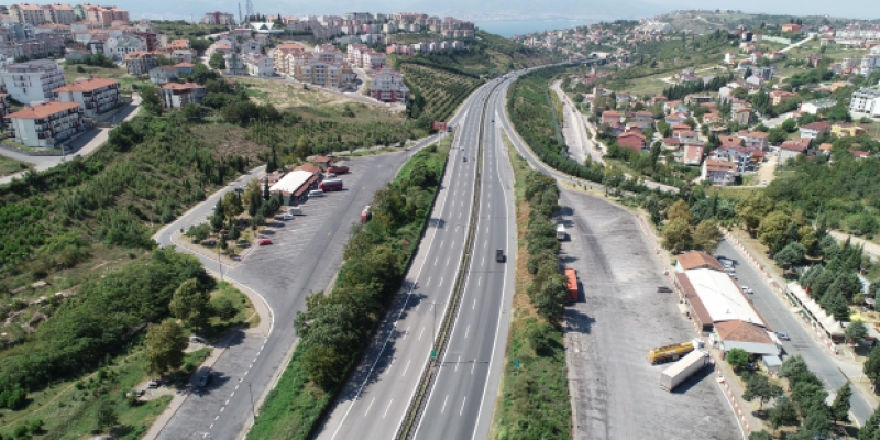 İstanbullular tatile çıktı; TEM Otoyolu bomboş