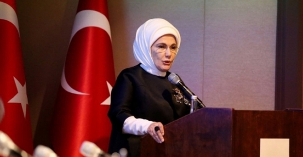 Emine Erdoğan'dan 'sezaryen' yorumu