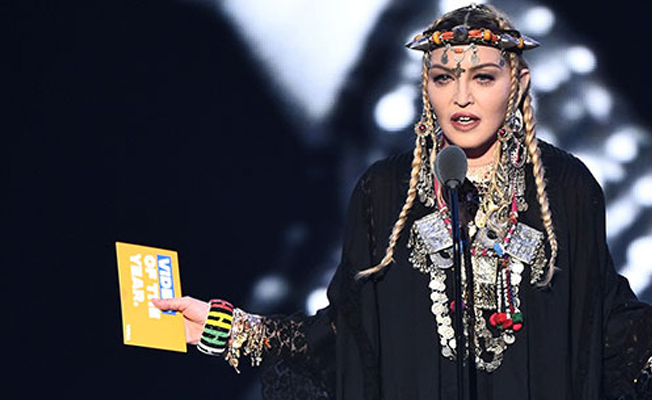 Madonna, Aretha Franklin'i andı; ‘soul müziğin kraliçesi'nden çok kendinden bahsetti