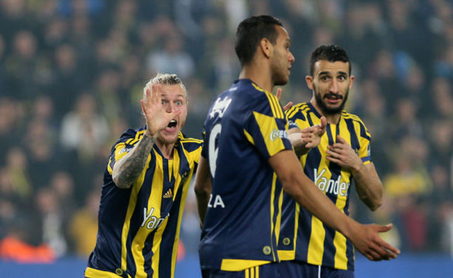 Fenerbahçe'de flaş ayrılık... KAP'a bildirildi