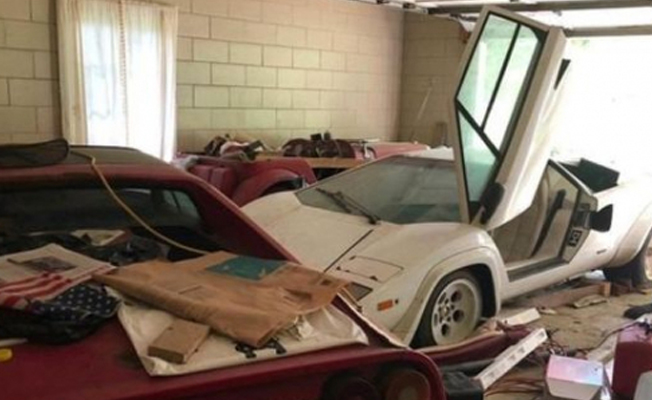 Babaannesinin garajında 430 bin dolar değerinde Lamborghini ve Ferrari buldu