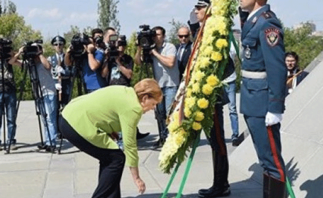Merkel, Ermenistan ziyaretinde 1915 olayları için 'mezalim' kelimesini kullandı
