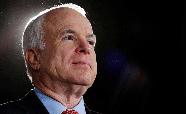 Vietnam'da esir alındı; ABD başkanlığı için yarıştı: John McCain hayatın kaybetti...