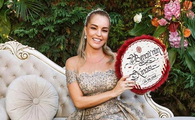 Bengü kına gecesi yaptı: Bakın elbisesine kaç para harcamış