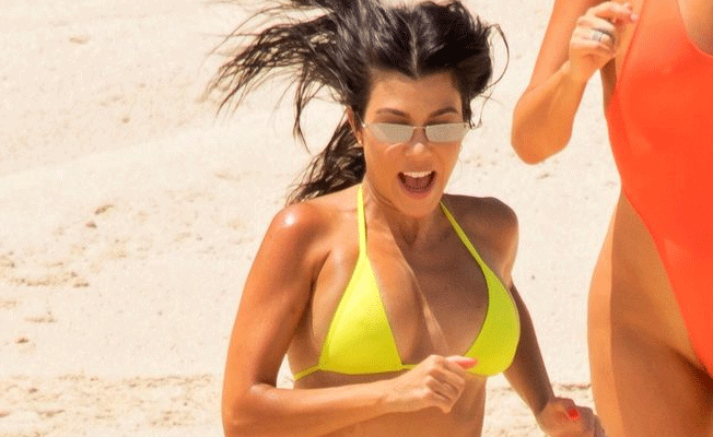 Kourtney Kardashian'dan nispet yapar gibi pozlar