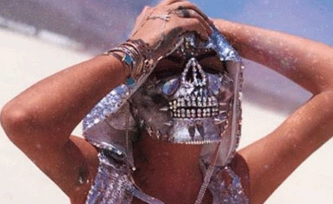 Burning Man'dan ilk fotoğrafı Süreyya Yalçın paylaştı!