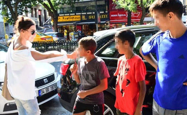 Nebahat Çehre çocuklara para yerine nasihat verdi
