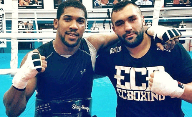 Anthony Joshua Ali Eren ile çalışmayı tercih etti