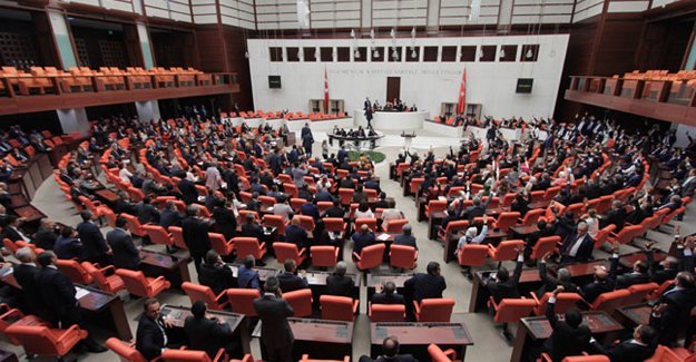Meclis'te 'porno' gerginliği