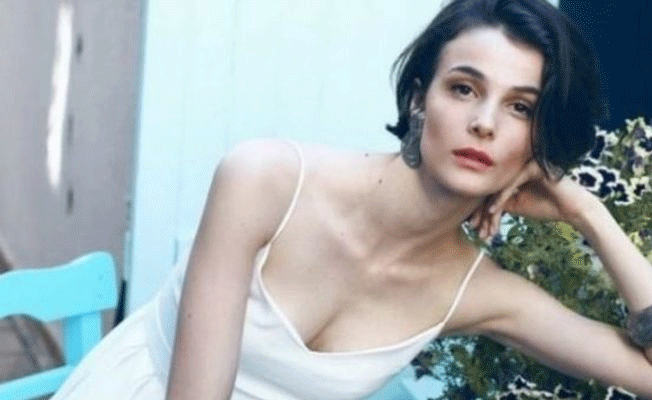 Büşra Develi, Burak Deniz'in evinin karşısında...