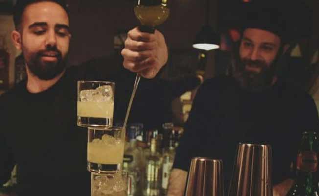 Bombaların altında bar işletmek