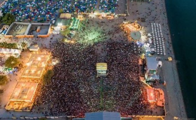 Zeytinli Rock Festivali'ne 250 bin müziksever katıldı