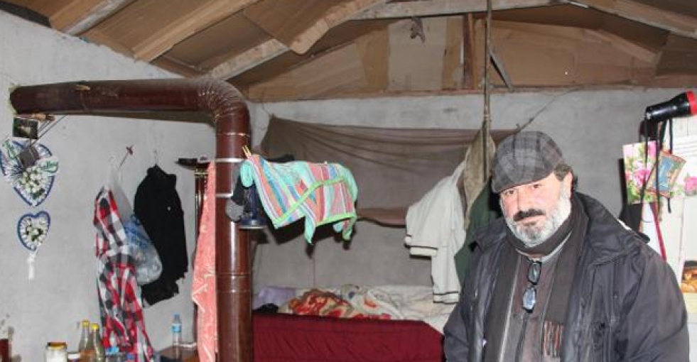 3 dil bilen ve kulübede yaşayan İbrahim Çağlayan yardım bekliyor