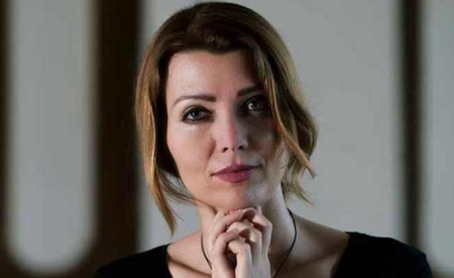 Elif Şafak: Türkiye uzaklaşsa bile Batı, halkın direnmesine yardım etmeli