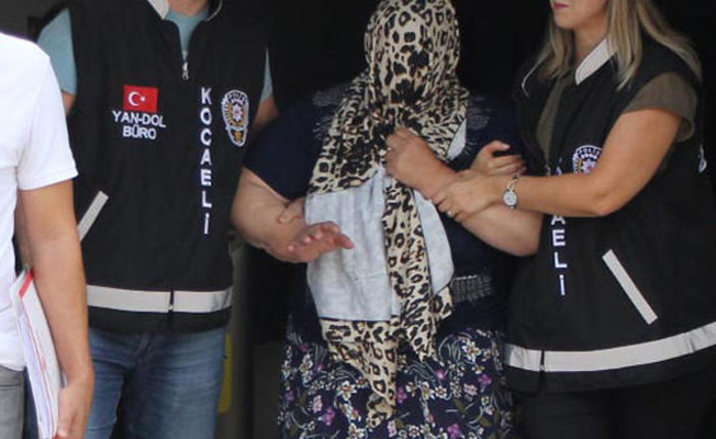 Adliyeye götürülürken göbek attı
