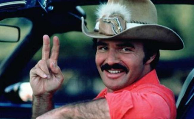 Efsane aktör Burt Reynolds hayatını kaybetti