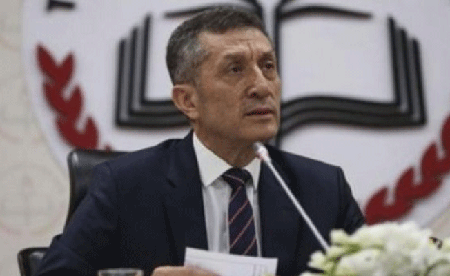 'Bir an önce bakan olduğunu hatırlamalı'