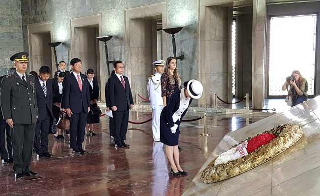 Japonya Prensesi Anıtkabir'i ziyaret etti
