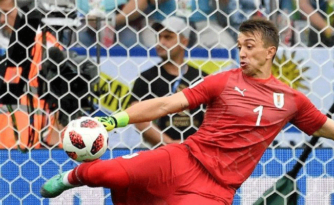 Muslera devleşti! Suarez övgüye boğdu
