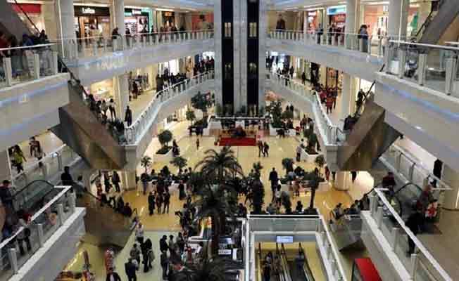 'Onurlu' ve 'adil' ticaret talebi: Üç AVM'de mağazalar iki saat geç açıldı