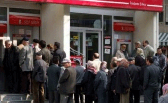 Emeklilikte yaşa takılanlar dikkat! TBM'den açıklama geldi
