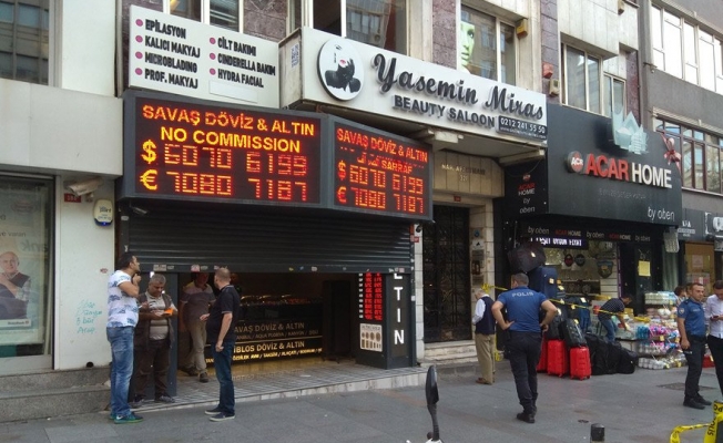 İstanbul'da soygun...Döviz bürosuna girdiler