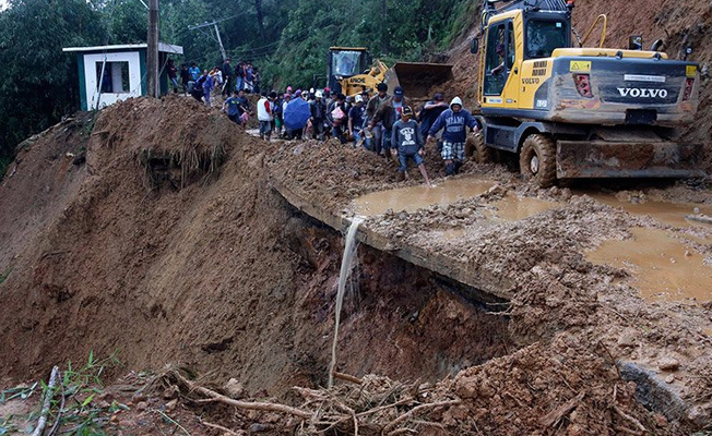 Mangkhut tayfunu nedeniyle kırmızı alarm! Hayatını kaybedenlerin sayısı 64’e yükseldi