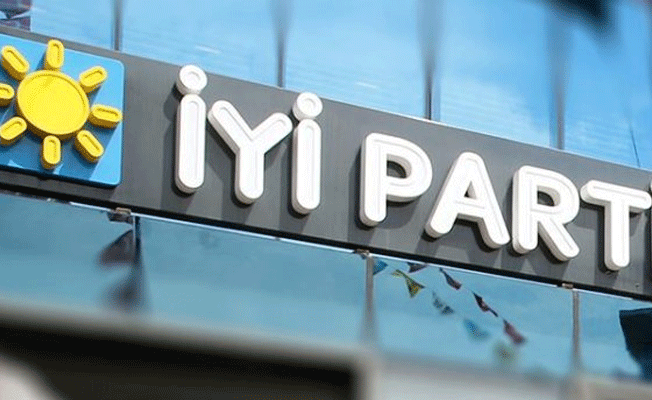İYİ Parti'de bir isim daha istifa ettiğini açıkladı
