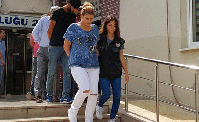 Korkunç pazarlık! Müşteri beklerken yakalandılar