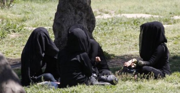 IŞİD'den kadınlara yeni kıyafet kuralları