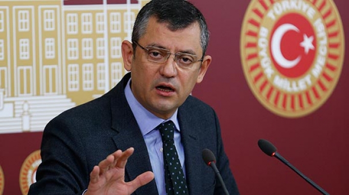 CHP'li Özel: Vekiller yasamacılık oynayacak