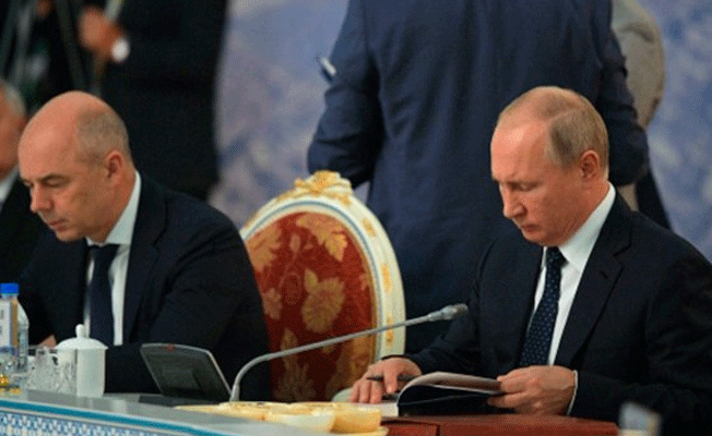Putin'den zirvede olay hareket!