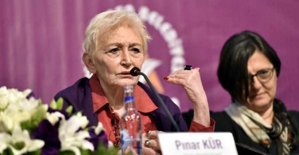 Kadın sempozyumunda Türk solu gerginliği
