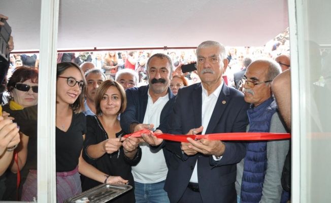 İzmir'de 'komünist dükkanı'na akın