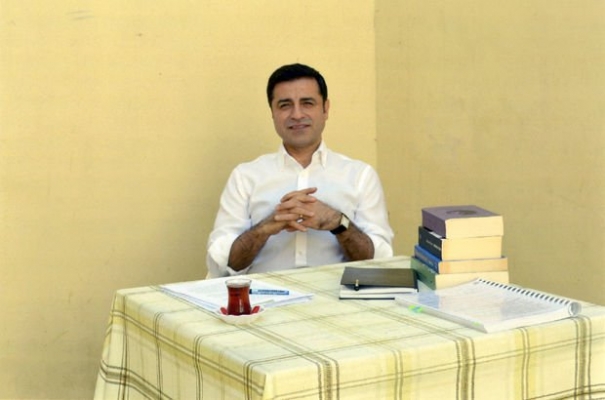 Demirtaş: Enseyi karatmanın gereği yok