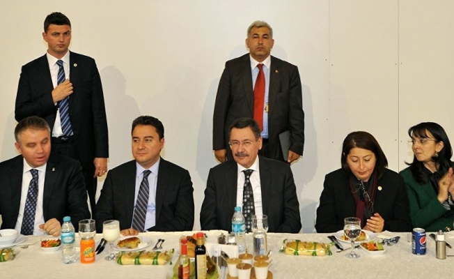 Düşünsenize Gökçek MHP'den, Babacan CHP'den aday oluyormuş