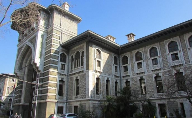 İzmir Marşı'nı okuyan öğrencilere şiddet!
